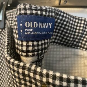 Old Navy Pixie Pants size 20 short